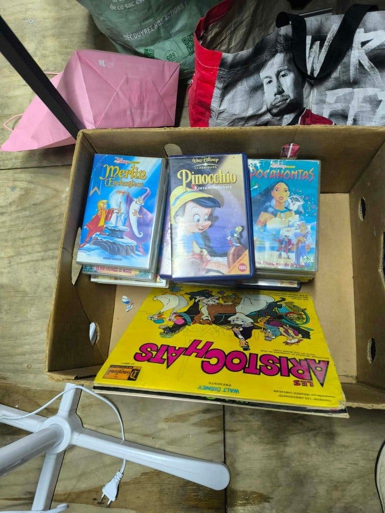 Lot de 63 cassettes VHS, majorité Disney